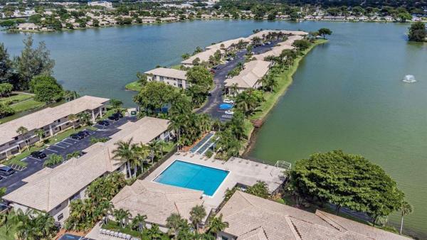Viewpointe, 5520 Lakeside Dr #204, Margate, Florida 33063, image 1