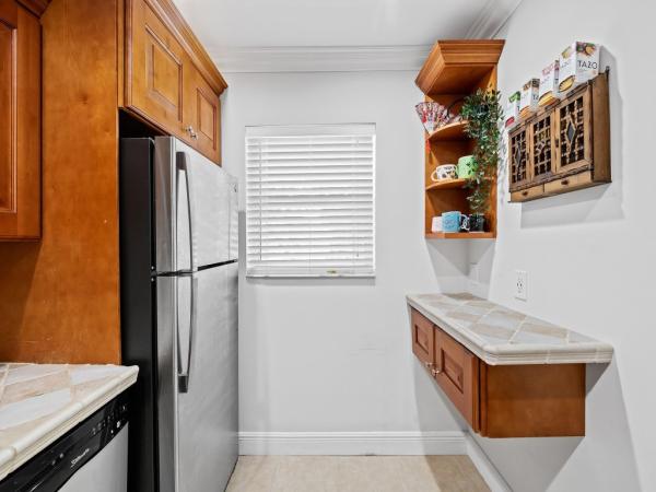 Regis House, 899 SE 2nd Ave #204, Deerfield Beach, Florida 33441, image 2