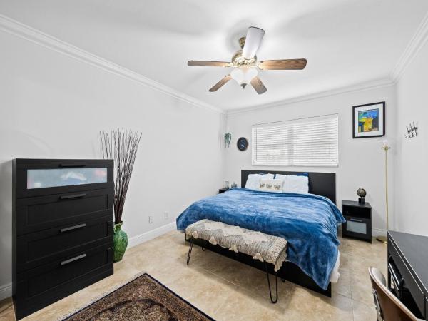 Regis House, 899 SE 2nd Ave #204, Deerfield Beach, Florida 33441, image 1