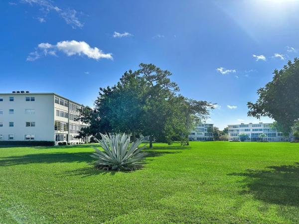 Lyndhurst, 4067 Lyndhurst N, Deerfield Beach, Florida 33442, image 1
