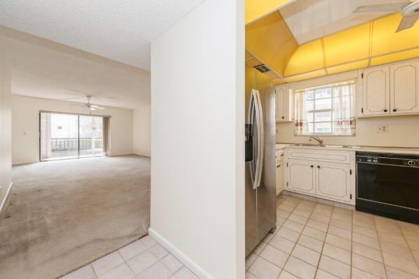Lakeview Greens, 1600 Dover Rd #104B, Delray Beach, Florida 33445, image 3