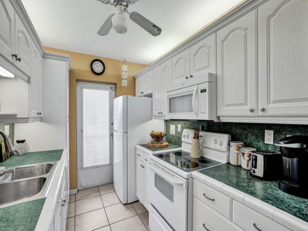 Penthouse North, 101 NE 19th Ave #214, Deerfield Beach, Florida 33441, image 1