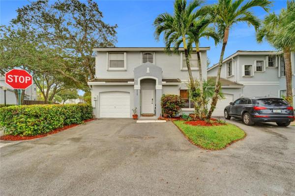 Les Chateaux, 4725 Grapevine Way #4725, Davie, Florida 33331, image 1