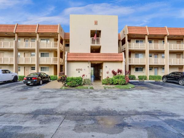 Royal Park Gardens 3, 6890 Royal Palm Blvd #H105, Margate, Florida 33063, image 1