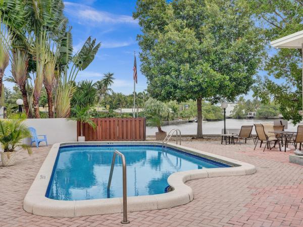 Cypress Cove, 4 Coventry Way #17A, Wilton Manors, Florida 33305, image 3
