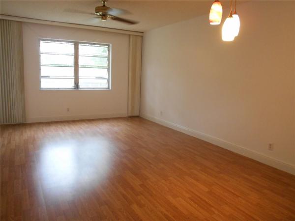 Berkley House Of Carriage Hills, 100 Berkley Rd #208, Hollywood, Florida 33024, image 1
