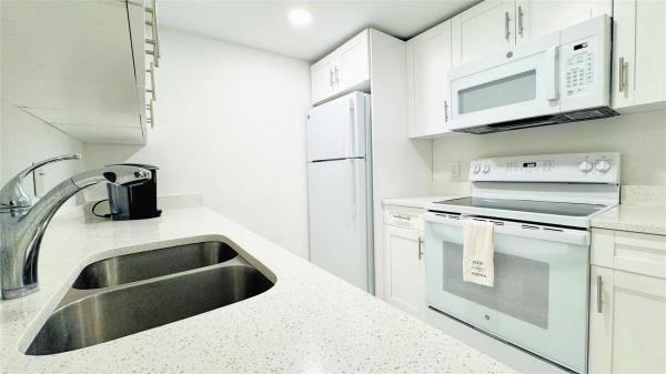 Cornwall At Century Village, 2033 Cornwall B #2033, Boca Raton, Florida 33434, image 1