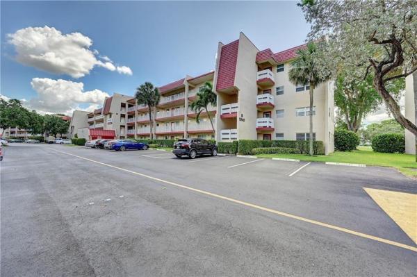 Oriole Golf & Tennis Club 2, 1040 Country Club Dr #205, Margate, Florida 33063, image 1