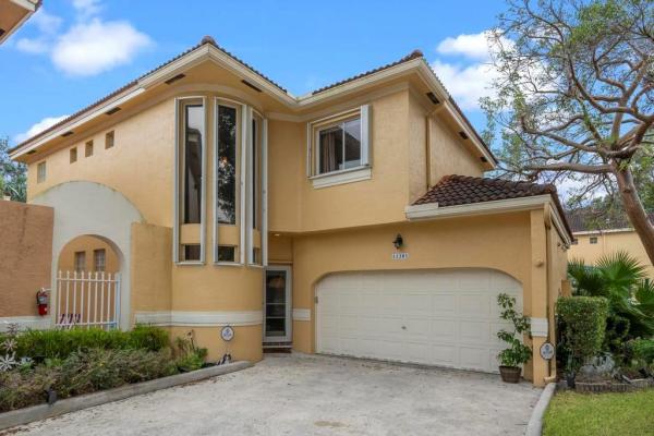 Portofino, 11381 Lakeview Dr, Coral Springs, Florida 33071, image 1