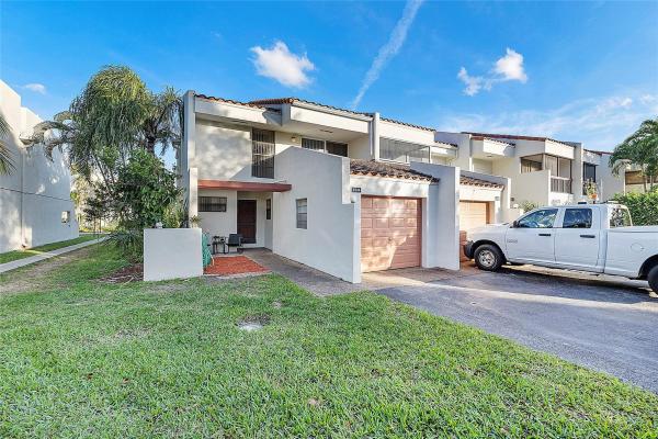 Courts Of Inverrary, 6544 Racquet Club Dr #67, Lauderhill, Florida 33319, image 2