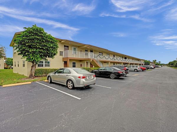 Oriole Gardens 2, 7855 W Atlantic Blvd #106, Margate, Florida 33063, image 1
