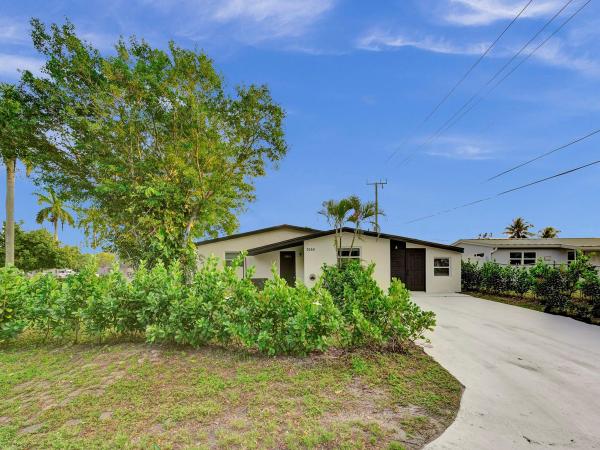 Heritage Homes, 7060 Moseley St, Hollywood, Florida 33024, image 1