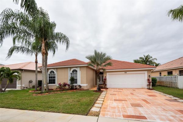 Crystal Shores At Silver Lakes, 834 SW 172nd Ter, Pembroke Pines, Florida 33029, image 1