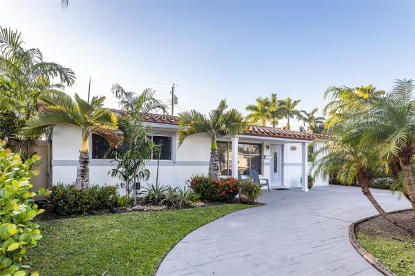 Country Club Homes, 1116 N 13th Ct, Hollywood, Florida 33019, image 1