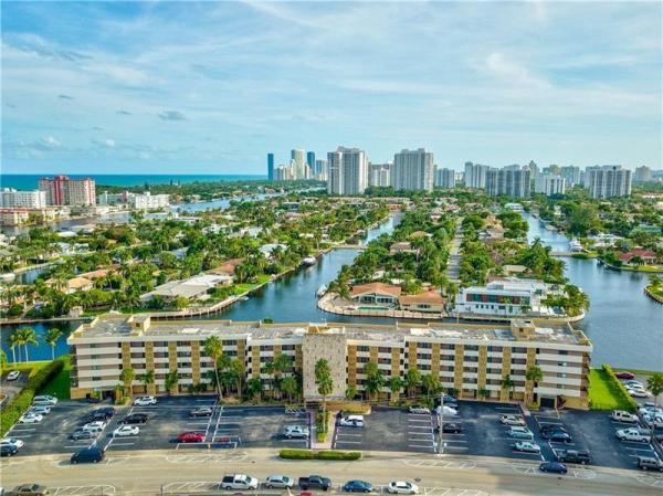 The Yacht Club, 301 Golden Isles Dr #415, Hallandale Beach, Florida 33009, image 1
