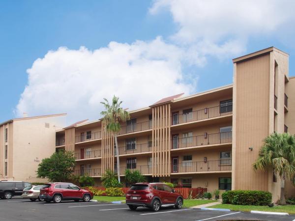 Palm Lakes, 7561 NW 1st St #206, Margate, Florida 33063, image 1