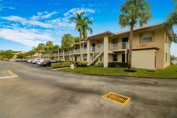 Viewpointe, 5541 Lakeside Dr #103, Margate, Florida 33063, image 1