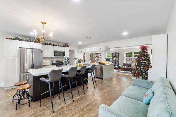 Delcrest Manor, 2001 N 58th Ave, Hollywood, Florida 33021, image 1