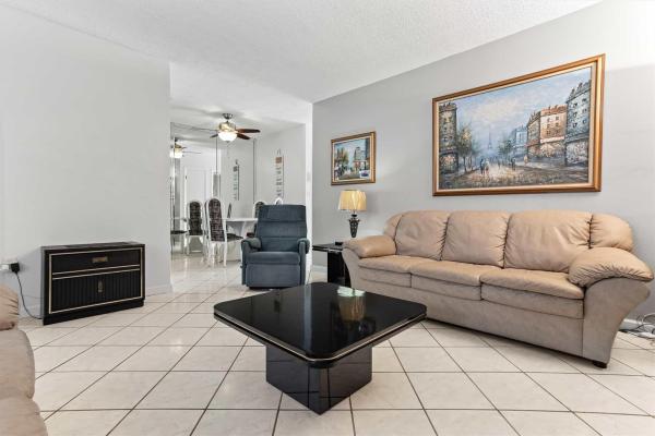 Mar-Len Gardens, 16750 NE 14 Ave #308, North Miami Beach, Florida 33162, image 2