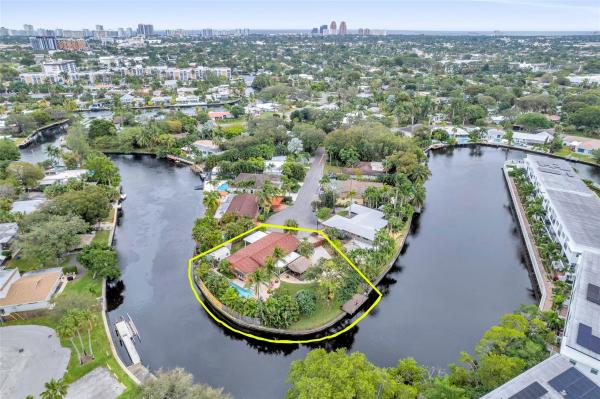 Middle River Estates, 1400 NE 28th Pl, Wilton Manors, Florida 33334, image 1