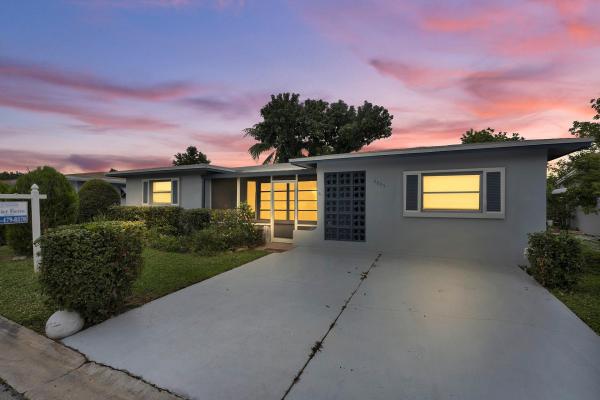 Paradise Gardens 1, 6805 NW 9th Ct, Margate, Florida 33063, image 1
