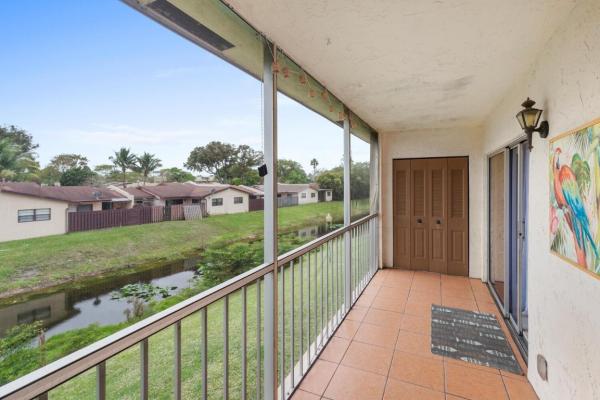 Sandalfoot Squire, 9280 SW 3rd St #815, Boca Raton, Florida 33428, image 2