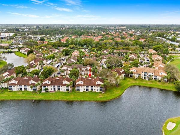 The Sterling Villages Of Palm Beach Lakes, 11202 Glenmoor Dr, West Palm Beach, Florida 33409, image 2