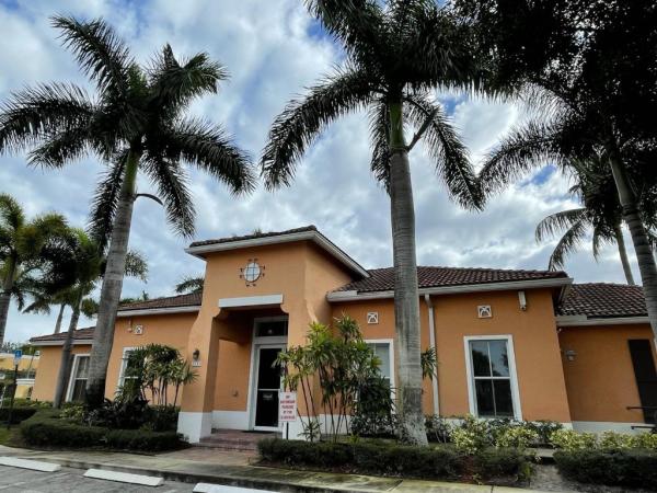 Rosemont, 3549 Forest Hill Blvd #19, Palm Springs, Florida 33406, image 1