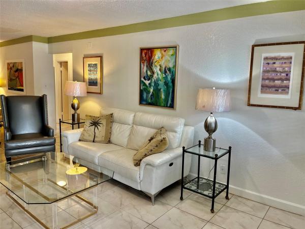 Wilton Village, 2607 NE 8th Ave #41, Wilton Manors, Florida 33334, image 1