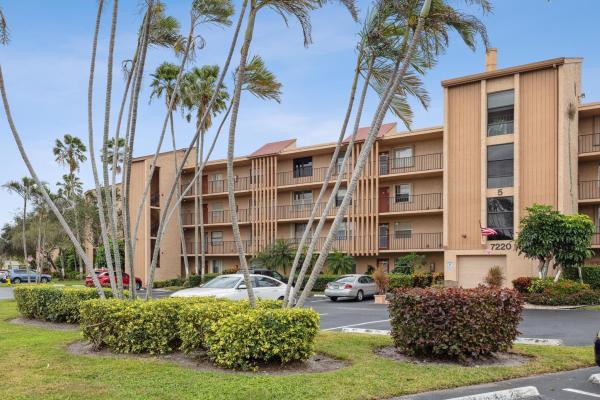 Palm Lakes, 7220 Lake Cir #403, Margate, Florida 33063, image 1