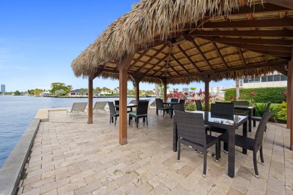 Golden Bay Manor, 3177 S Ocean Dr #210, Hallandale Beach, Florida 33009, image 1