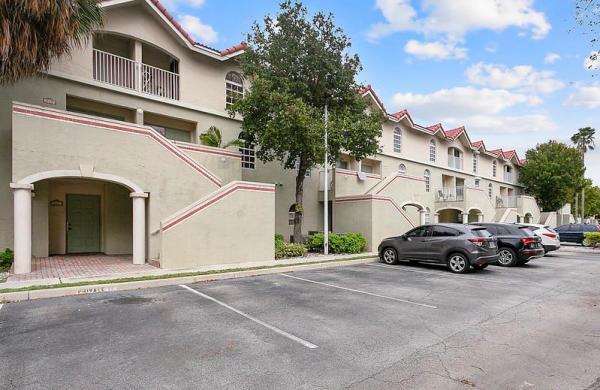 14th Street Townhomes, 2381 NE 14th Street Cswy #214, Pompano Beach, Florida 33062, image 1