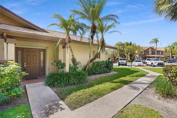 Karanda Village 3, 3954-C Cocoplum Cir #3615, Coconut Creek, Florida 33063, image 1