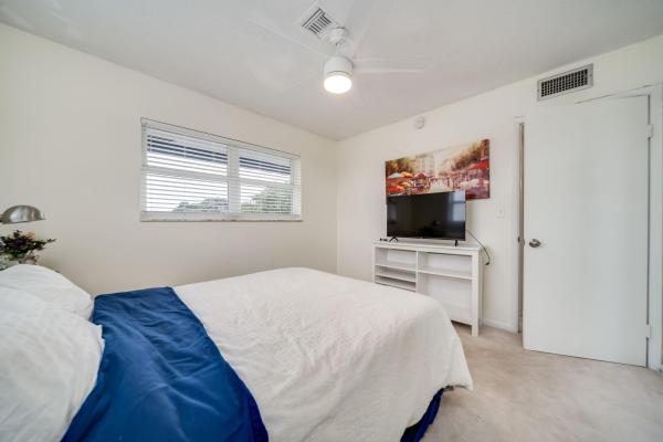 Oriole Golf & Tennis Club 1, 7787 Golf Circle Dr #301, Margate, Florida 33063, image 1
