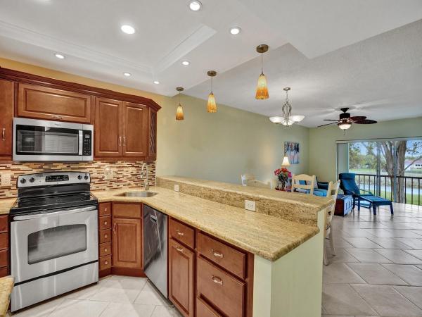 Oriole Gardens 3, 7500 NW 1st St #202, Margate, Florida 33063, image 1