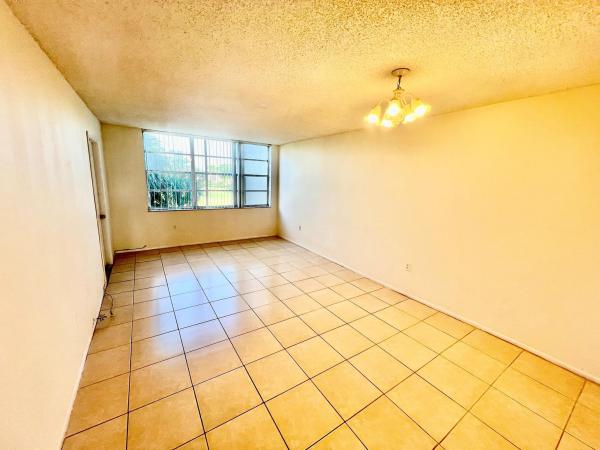 Tangerine Of Pine Island Ridge, 9420 Tangerine Pl #305, Davie, Florida 33324, image 2