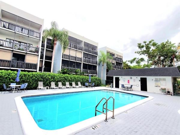 Manaranda Village, 1021 Mockingbird Ln #114, Plantation, Florida 33324, image 1