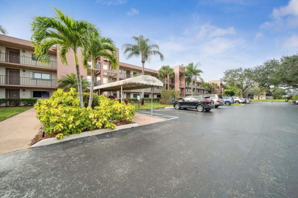 Watersedge At Lakes Of Delray, 15461 Pembridge Dr #213, Delray Beach, Florida 33484, image 1