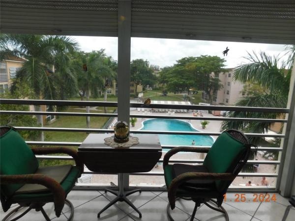 Somerset, 2831 Somerset Dr #403, Lauderdale Lakes, Florida 33311, image 2
