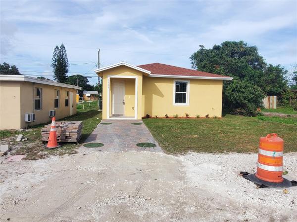 Ridge Grove, 1083 Highland Rd, Lake Worth Beach, Florida 33462, image 1