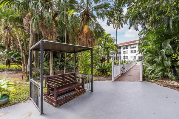 Kings Park Garden, 4025 N Federal Hwy #124A, Fort Lauderdale, Florida 33308, image 2