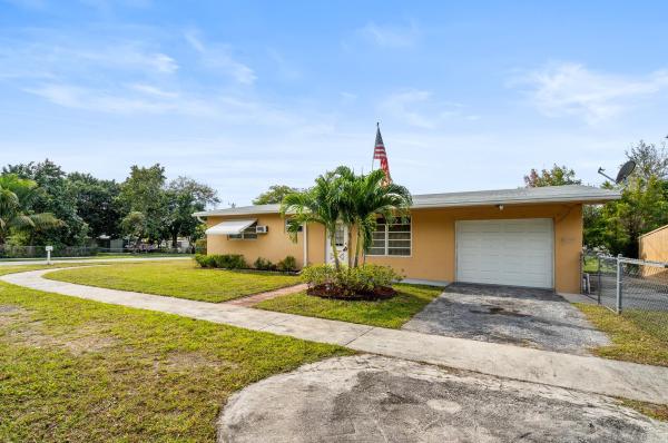 Hollywood Beach Heights, 6135 Call St, Hollywood, Florida 33024, image 1