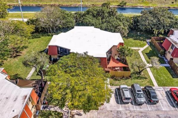 Banyan Lake, 22946 Oxford Pl #D, Boca Raton, Florida 33433, image 1