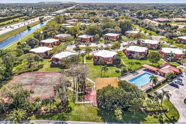 Banyan Lake, 22946 Oxford Pl #D, Boca Raton, Florida 33433, image 3