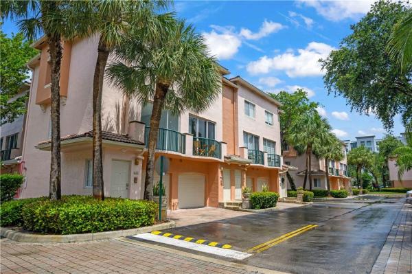 Village East, 2107 SE 10th Ave #817, Fort Lauderdale, Florida 33316, image 1