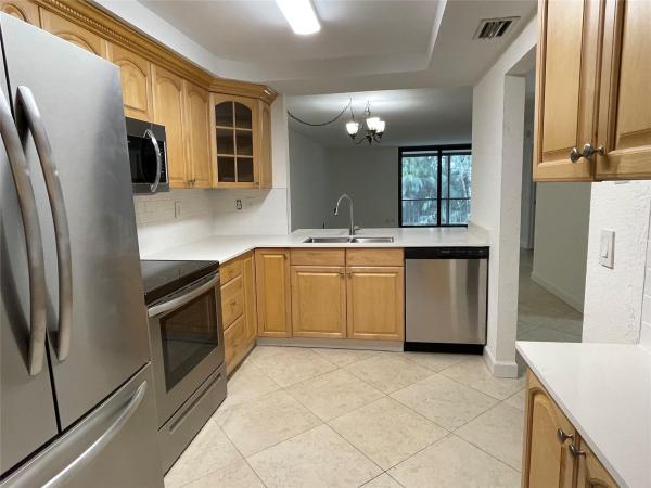Lago West, 400 Commodore Dr #206, Plantation, Florida 33325, image 1