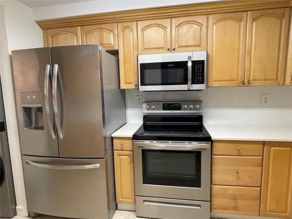 Lago West, 400 Commodore Dr #206, Plantation, Florida 33325, image 1