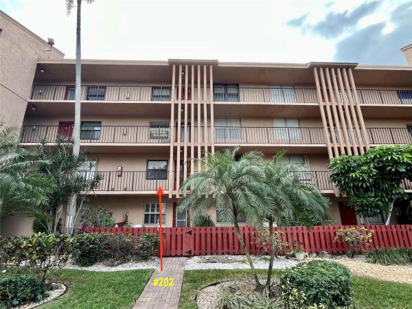 Palm Lakes, 7320 Lake Circle Dr #202, Margate, Florida 33063, image 1