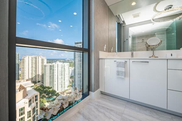 100 Las Olas, 100 E Las Olas Blvd #3701, Fort Lauderdale, Florida 33301, image 3