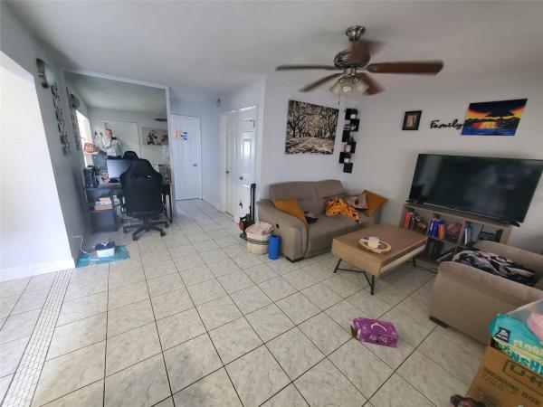 Carriage Light, 1021 NE 24th Ave #30, Pompano Beach, Florida 33062, image 1